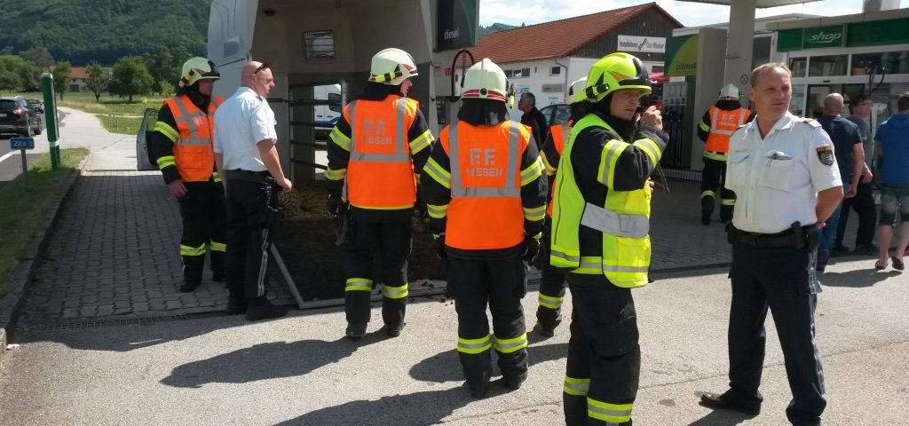 2017-06-18-Tierrettung-PB-Tankstelle