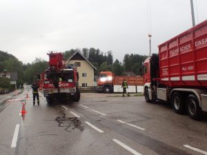 2017-07-26-LKW-Bergung-in-Wiesen-2